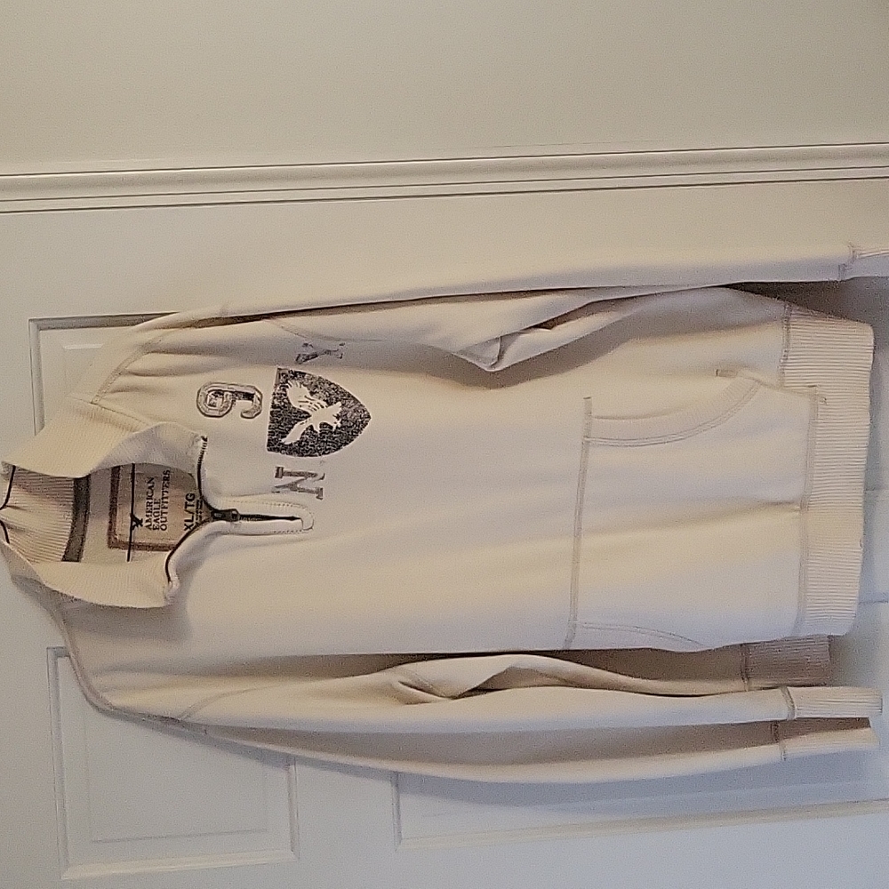 Lightly worn American Eagle Outfitters XL quarter zip pullover